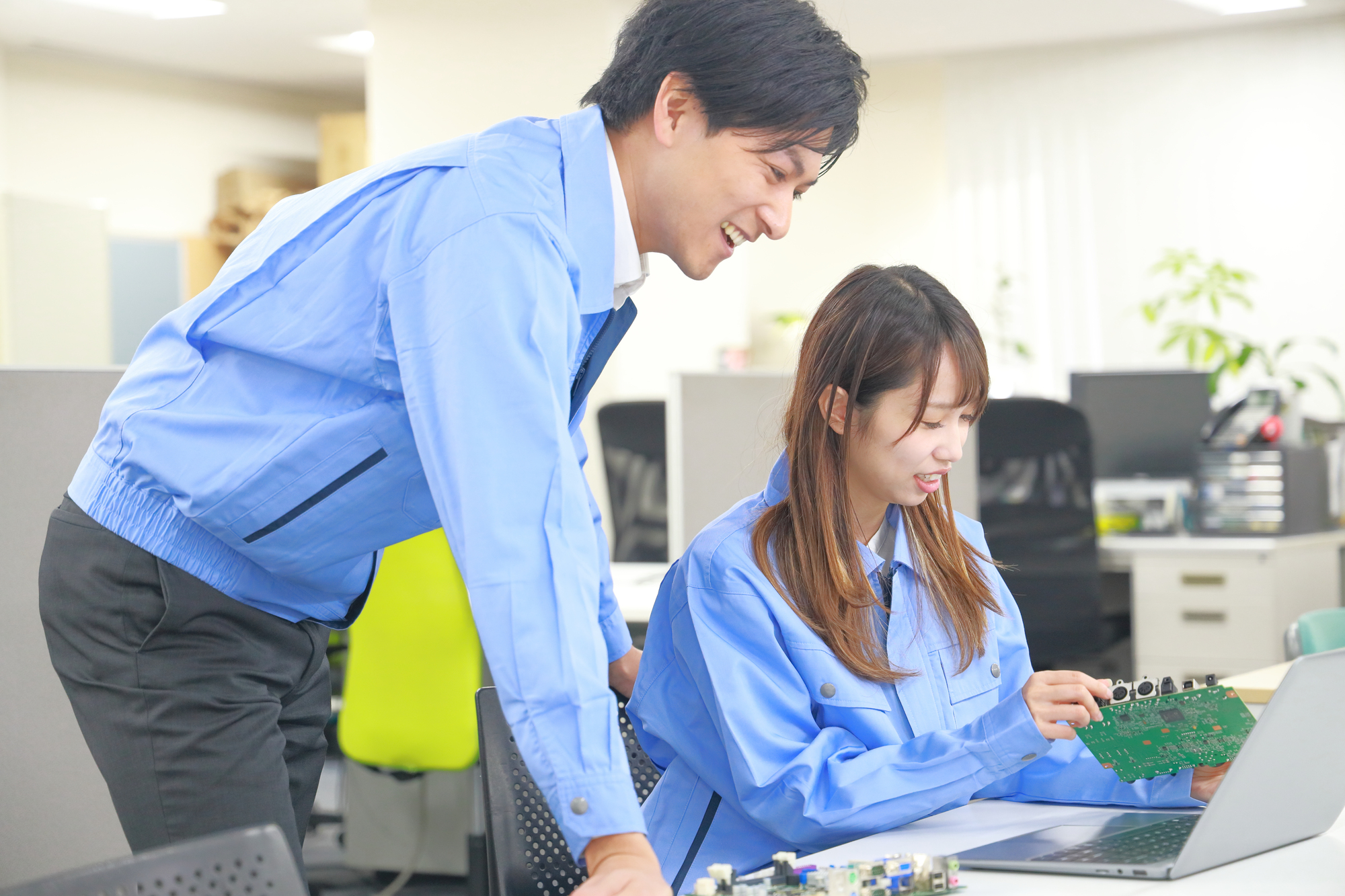 月収例36万以上可！寮費無料！年間休日137日！